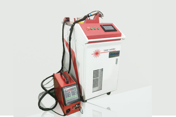 電熱水壺激光焊接機(jī)，不銹鋼水壺生產(chǎn)新助力