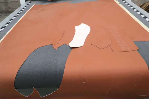 沙發(fā)紡織面料裁剪設備—布料激光裁床