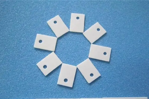 陶瓷吸片激光切割打孔設備—陶瓷激光切割機 陶瓷吸片激光切割打孔設備—陶瓷激光切割機