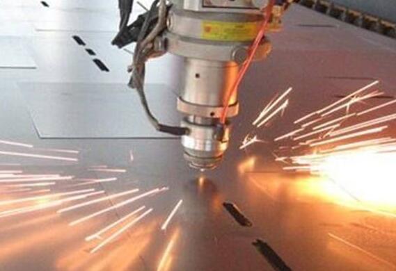 如何調整激光切割機的精度？